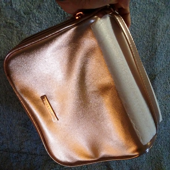 NEW Rose Gold Vince Camuto Make-up Bag - Picture 4 of 4